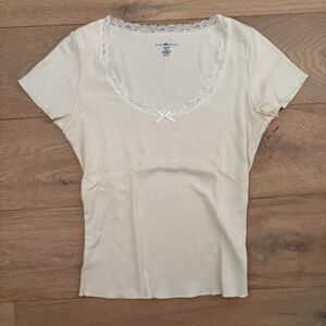 Brandy Melville Cream/White Lace Neck T-Shirt with bow